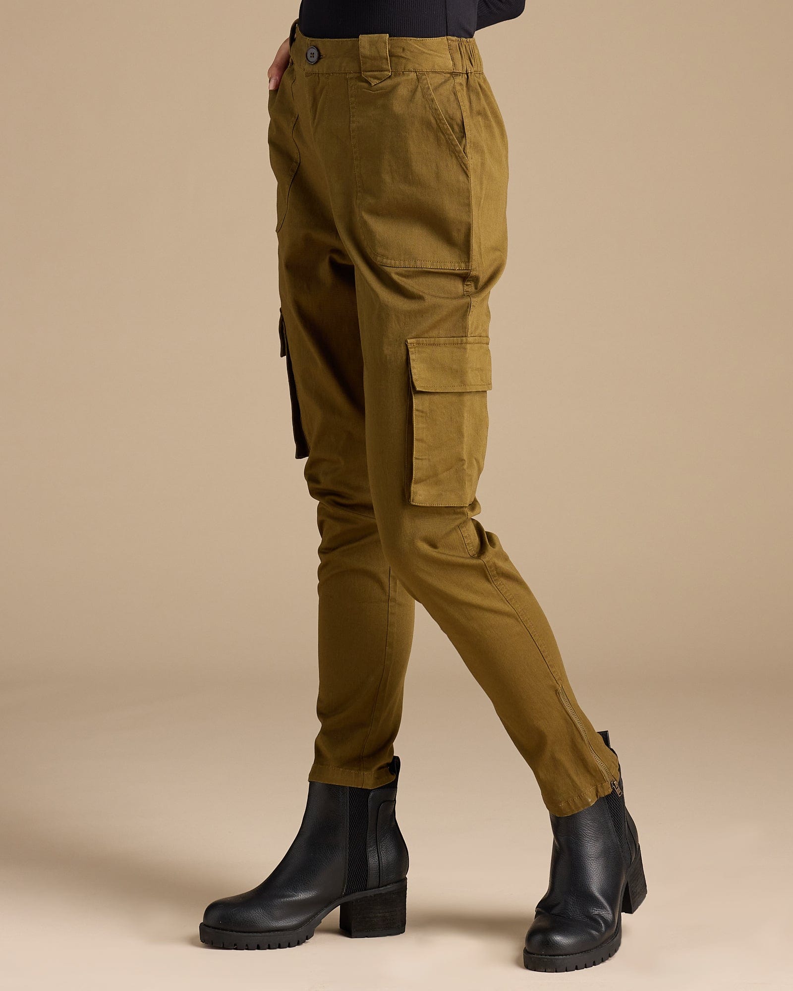 Woman in solid, jogger style cargo pants