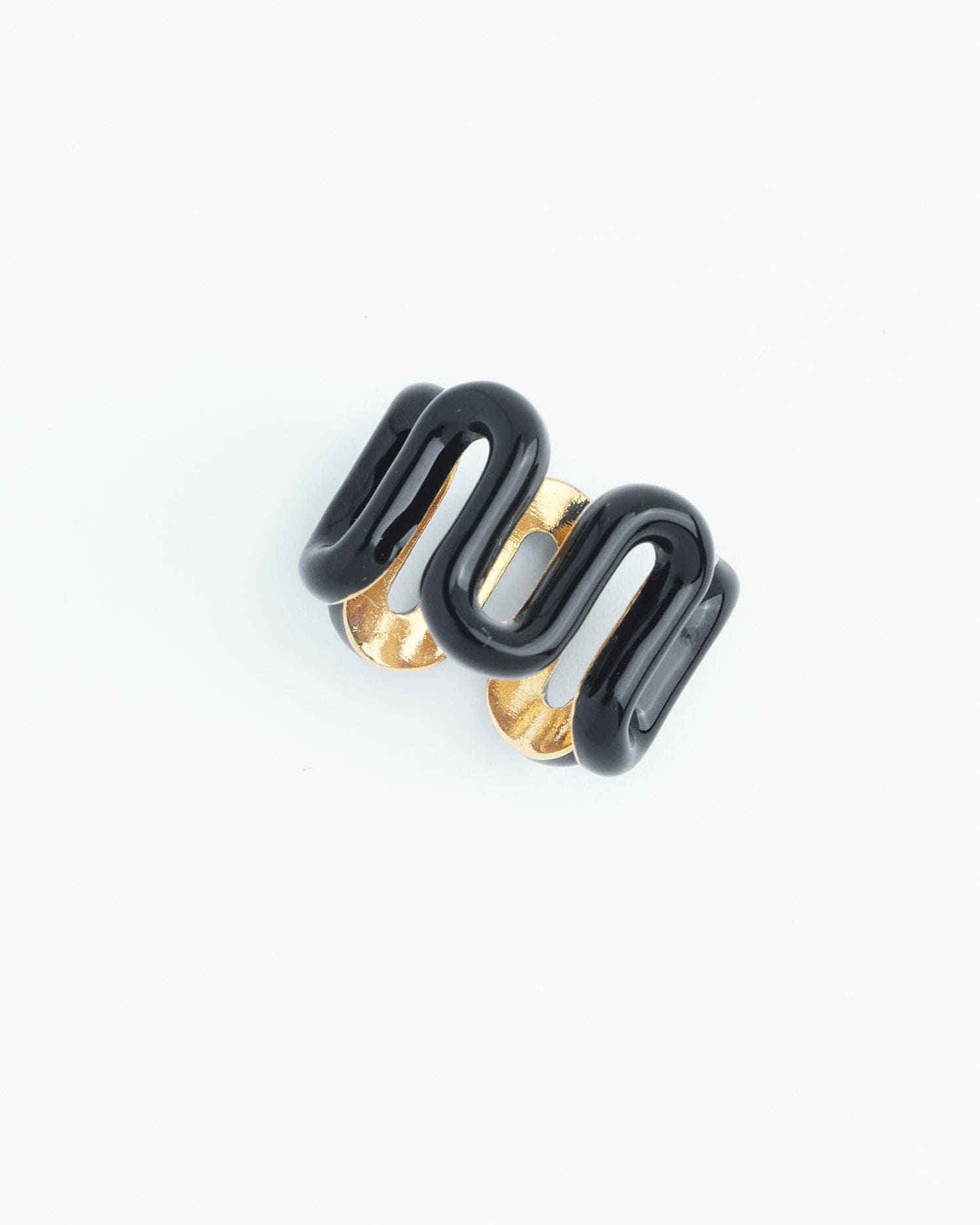 Black and gold wave shaped ring