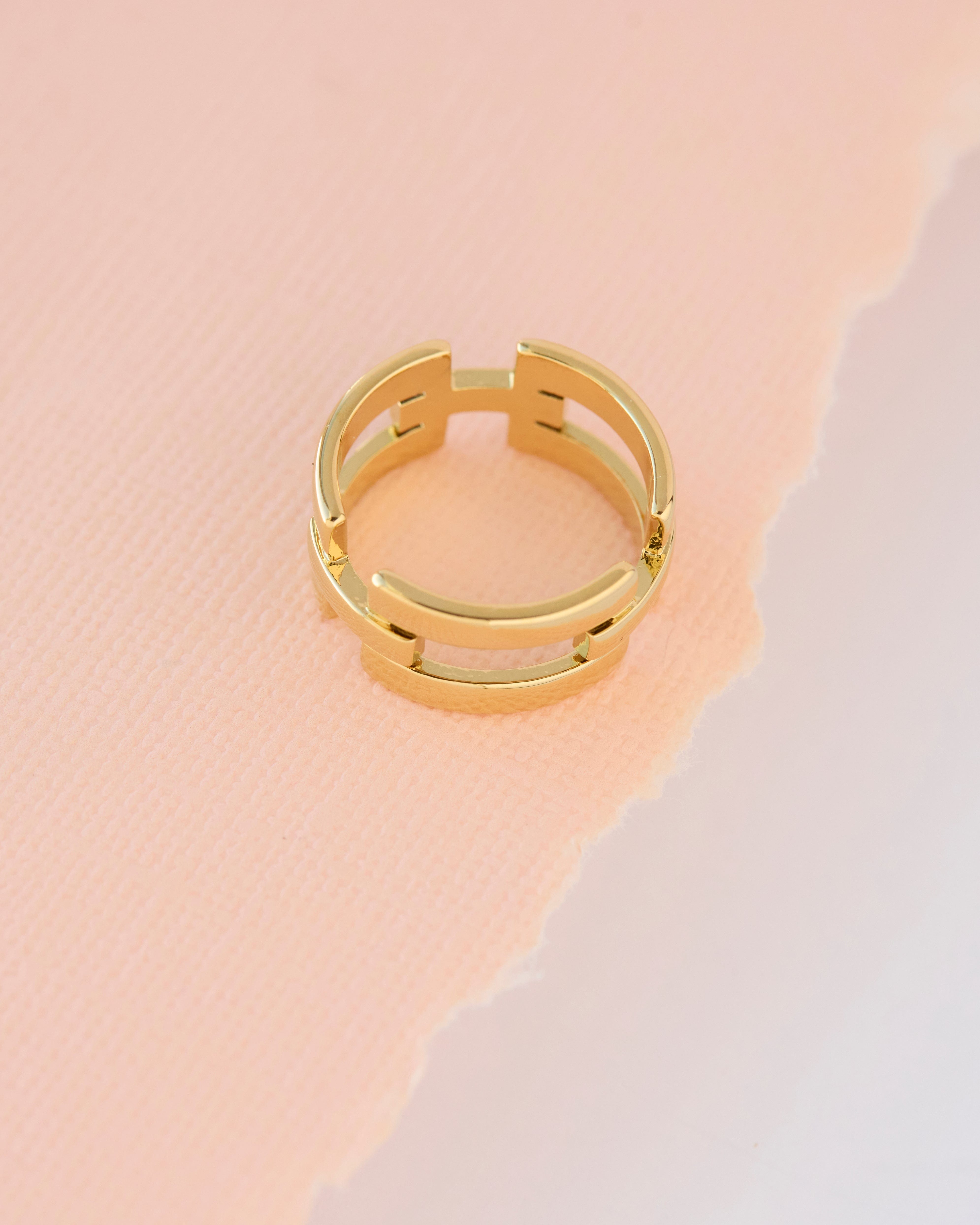 Gold ring with 3 rectangles